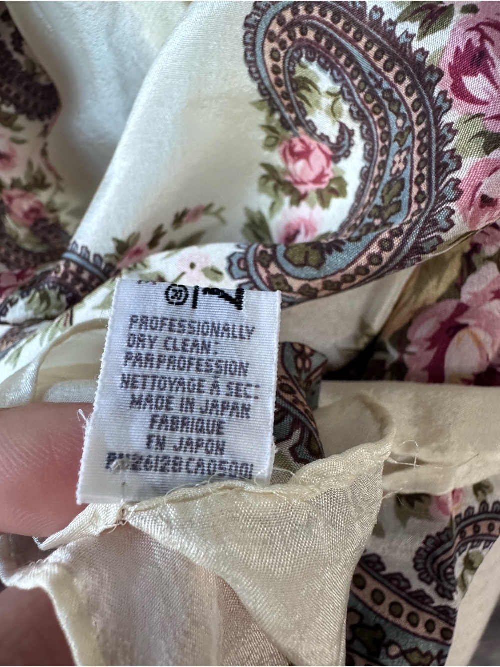 Vintage! Club 7 Echo 100% Silk Floral Paisley Cream Scarf with Pink Rose Accents - Picture 5 of 7